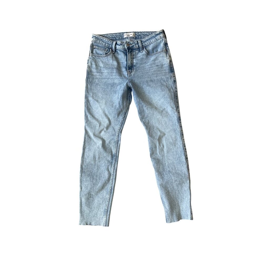Abercrombie & Fitch The Skinny High Rise Jeans Light Washโ Raw Hem Size 28 / 6
